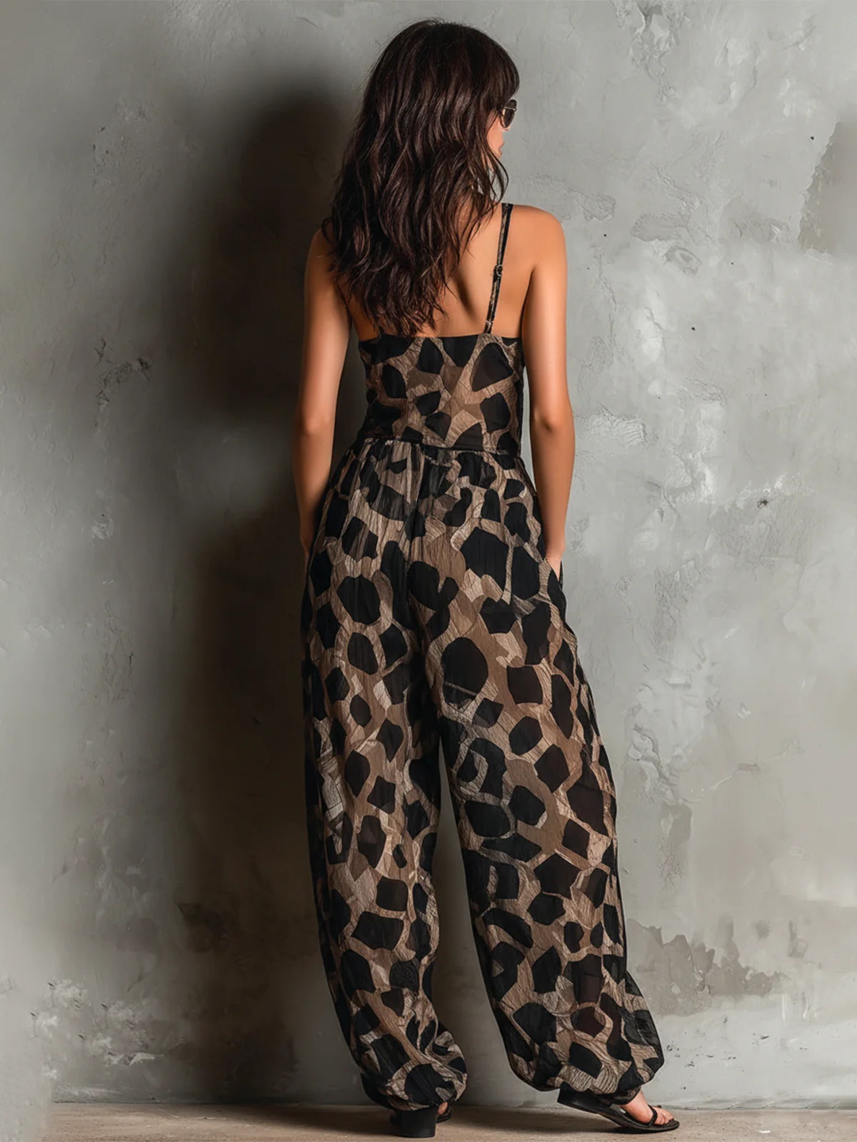 Wide Chiffon Jumpsuit with American Neckline and Black Animal Print