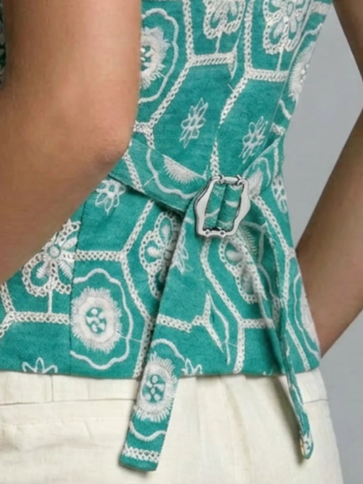 Vada | Linen Vest with Adjustable Belt