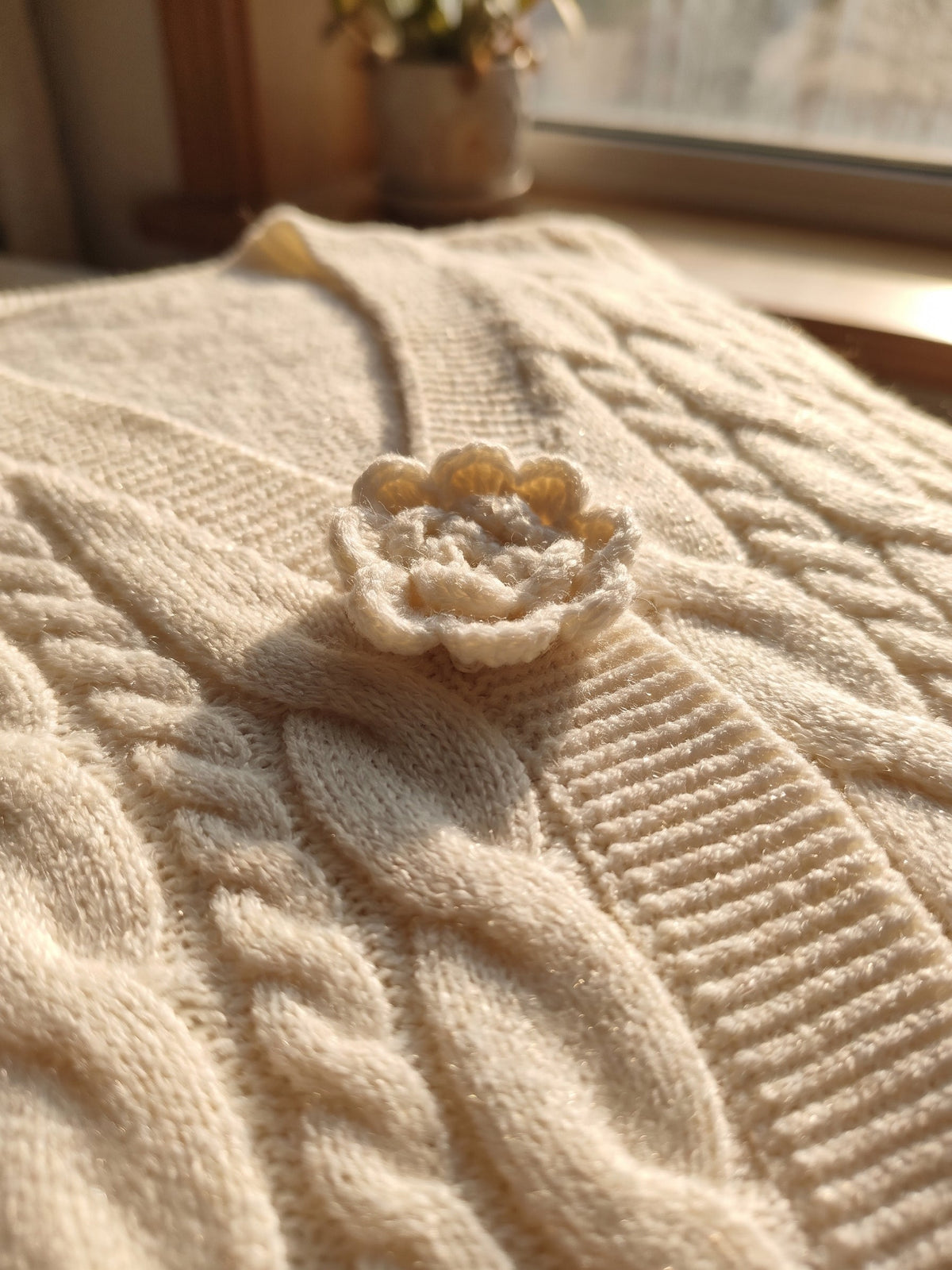 Donna | Cream Floral Cable-Knit Cardigan (Pre-order)
